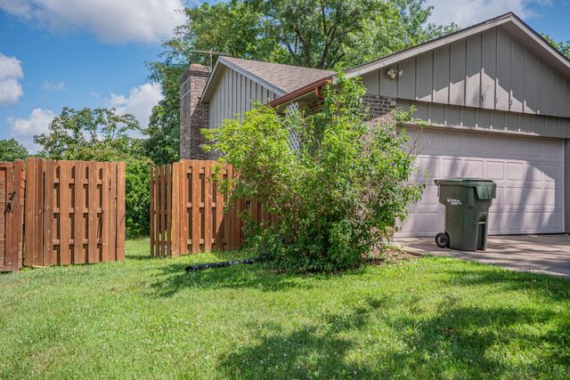 713 HOMESTEAD DR, Moberly, MO 65270
