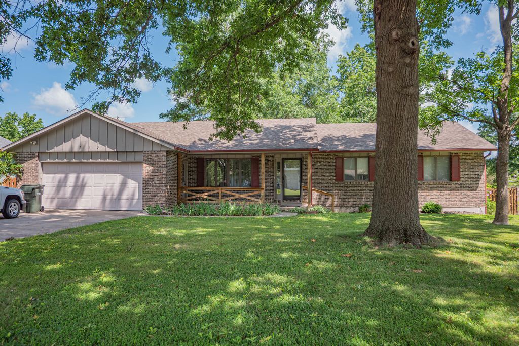 713 HOMESTEAD DR, Moberly, MO 65270
