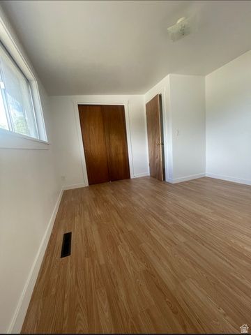 5822 S GOLDEN DR, Murray, UT 84123