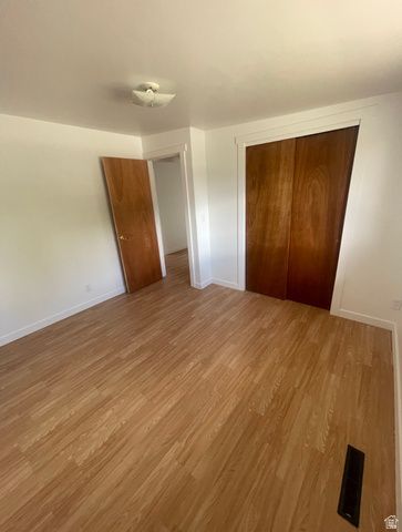 5822 S GOLDEN DR, Murray, UT 84123