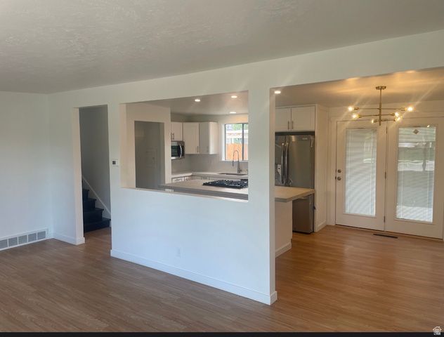 5822 S GOLDEN DR, Murray, UT 84123