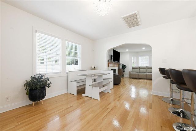 111 N 11th Street, New Hyde Park, NY 11040