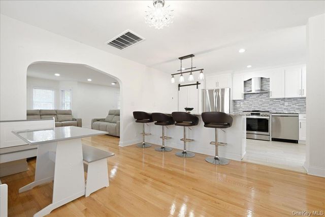 111 N 11th Street, New Hyde Park, NY 11040