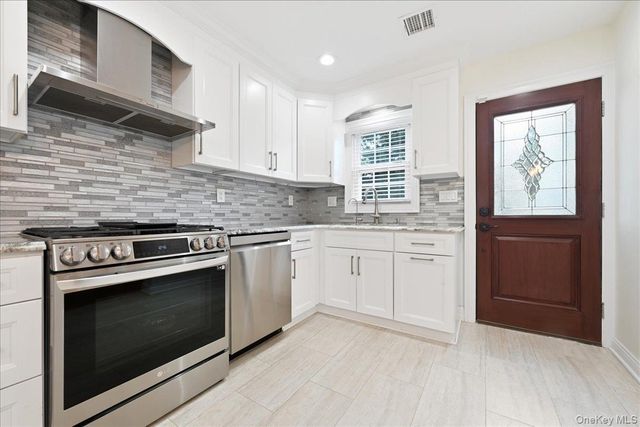 111 N 11th Street, New Hyde Park, NY 11040