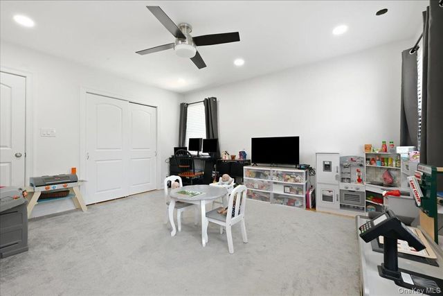 111 N 11th Street, New Hyde Park, NY 11040