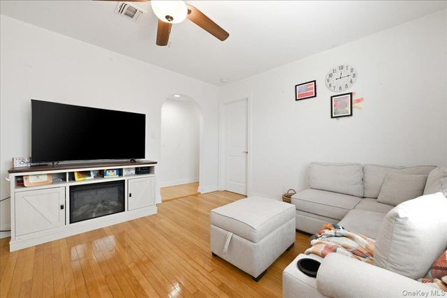 111 N 11th Street, New Hyde Park, NY 11040