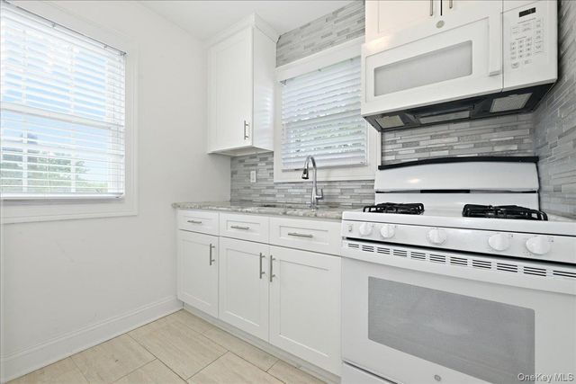 111 N 11th Street, New Hyde Park, NY 11040