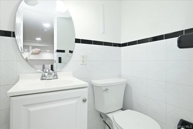 111 N 11th Street, New Hyde Park, NY 11040
