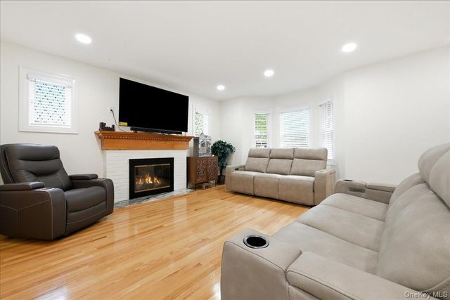 111 N 11th Street, New Hyde Park, NY 11040