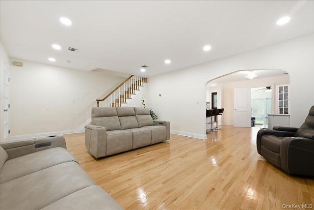 111 N 11th Street, New Hyde Park, NY 11040