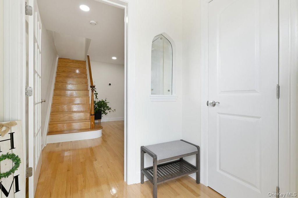 111 N 11th Street, New Hyde Park, NY 11040 — photo 5
