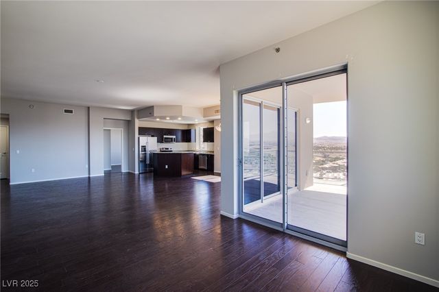 8255 Las Vegas Boulevard 1702, Las Vegas, NV 89123