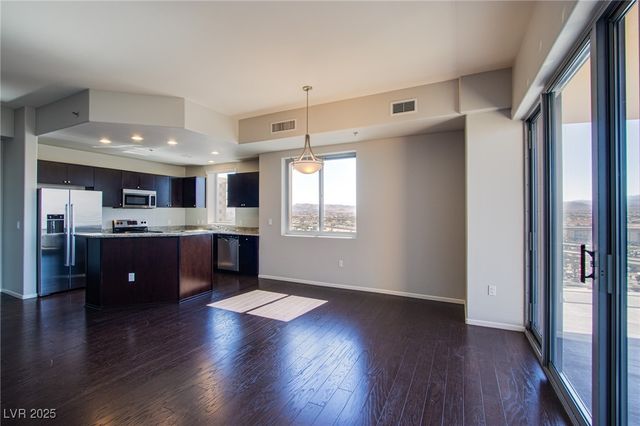 8255 Las Vegas Boulevard 1702, Las Vegas, NV 89123