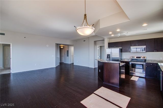 8255 Las Vegas Boulevard 1702, Las Vegas, NV 89123