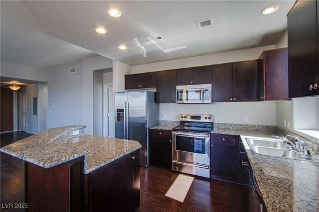 8255 Las Vegas Boulevard 1702, Las Vegas, NV 89123