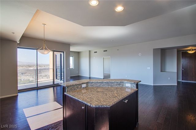 8255 Las Vegas Boulevard 1702, Las Vegas, NV 89123