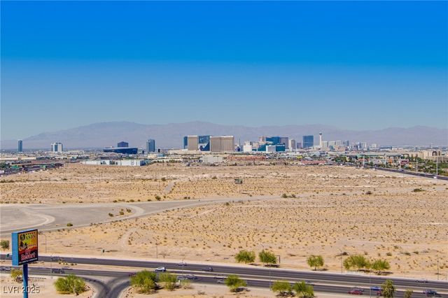 8255 Las Vegas Boulevard 1702, Las Vegas, NV 89123