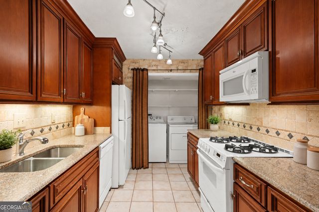 407 Natchez Trace, Sandy Springs, GA 30350