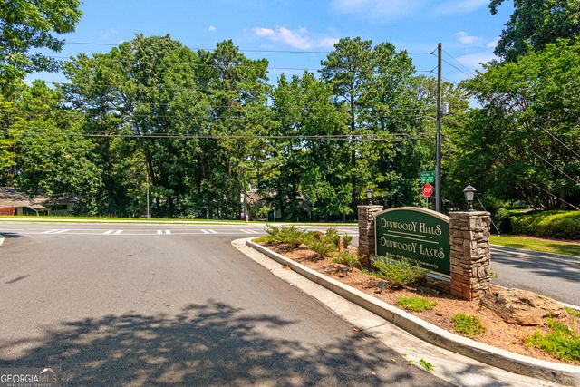 407 Natchez Trace, Sandy Springs, GA 30350