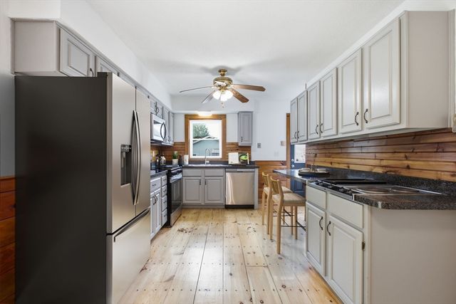 125 Glendale Cir, Ware, MA 01082