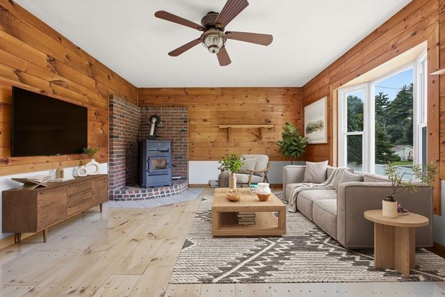 125 Glendale Cir, Ware, MA 01082