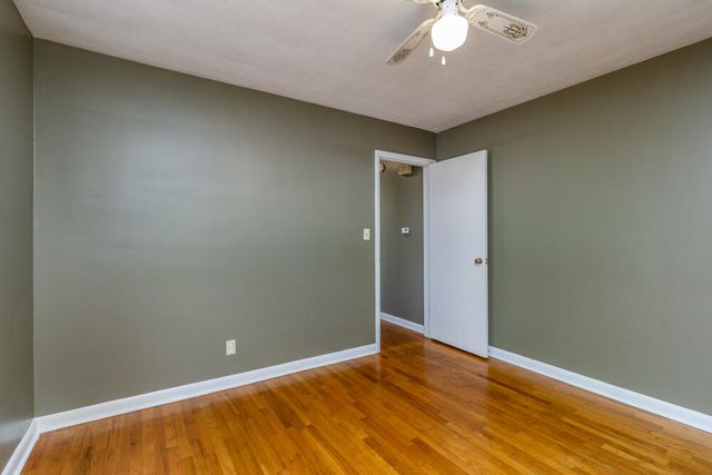 1318 South Farm Road 205, Springfield, MO 65809