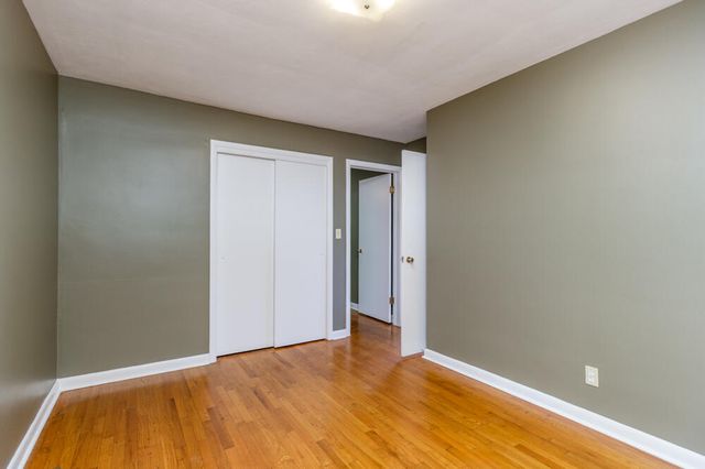 1318 South Farm Road 205, Springfield, MO 65809