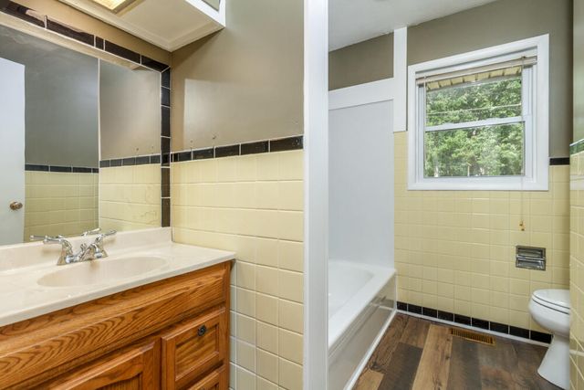 1318 South Farm Road 205, Springfield, MO 65809