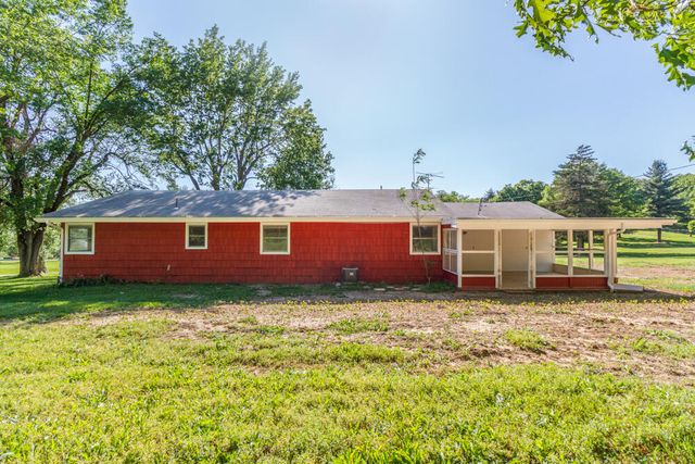 1318 South Farm Road 205, Springfield, MO 65809