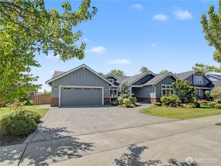 3284 Meadow Park Avenue, Enumclaw, WA 98022