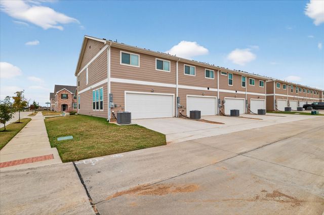 2200 Davenport Drive, Denton, TX 76207