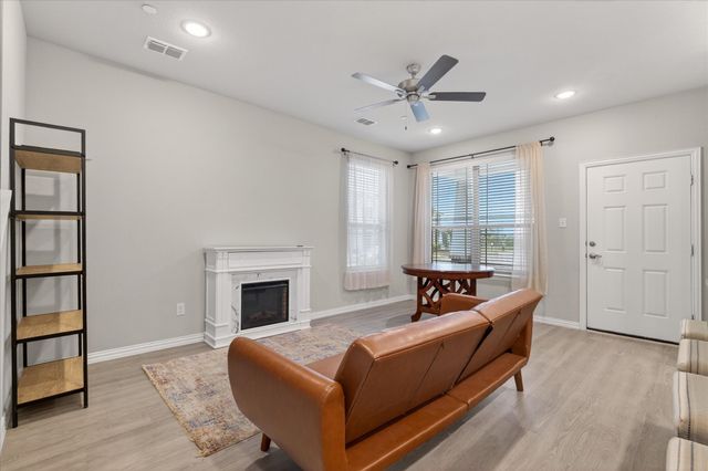 2200 Davenport Drive, Denton, TX 76207