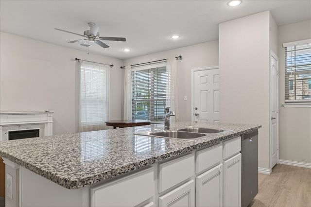 2200 Davenport Drive, Denton, TX 76207