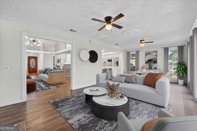 6 English Saddle Court, Savannah, GA 31406