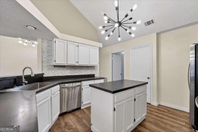 6 English Saddle Court, Savannah, GA 31406