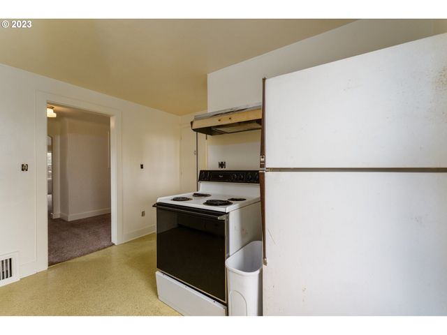 3148 WILLAMETTE St, Eugene, OR 97405