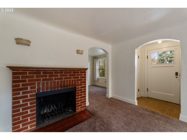 3148 WILLAMETTE St, Eugene, OR 97405