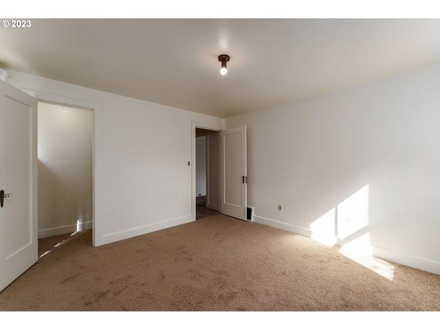 3148 WILLAMETTE St, Eugene, OR 97405