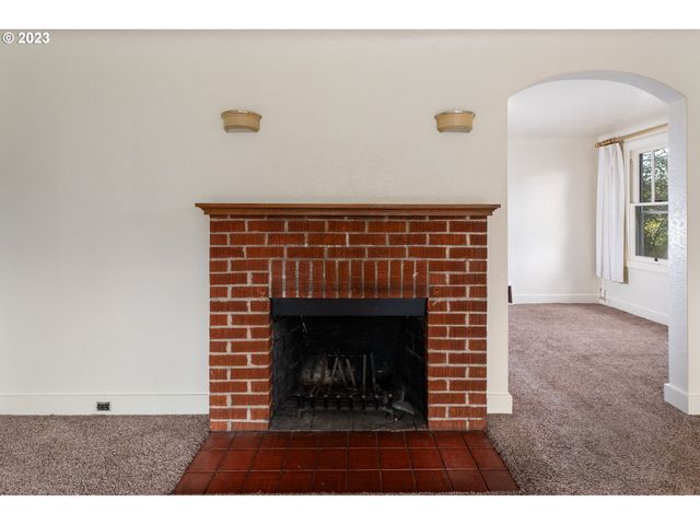 3148 WILLAMETTE St, Eugene, OR 97405