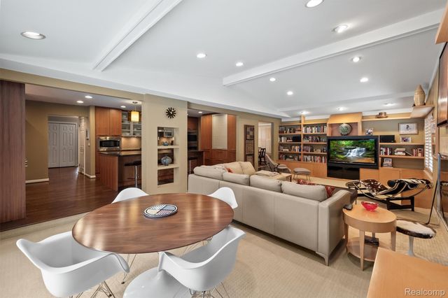 6018 Glen Eagles Drive, West Bloomfield Charter Township, MI 48323