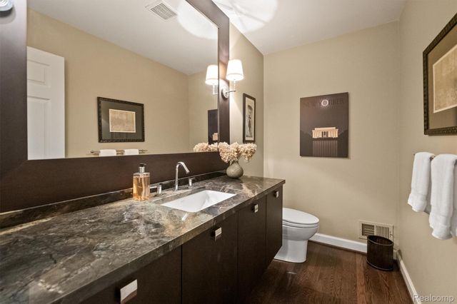 6018 Glen Eagles Drive, West Bloomfield Charter Township, MI 48323