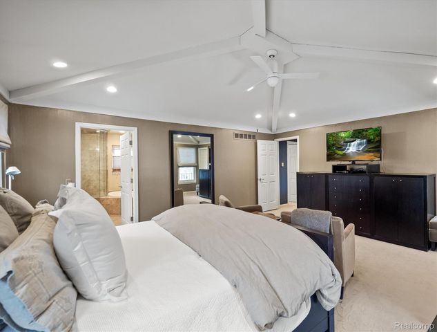 6018 Glen Eagles Drive, West Bloomfield Charter Township, MI 48323