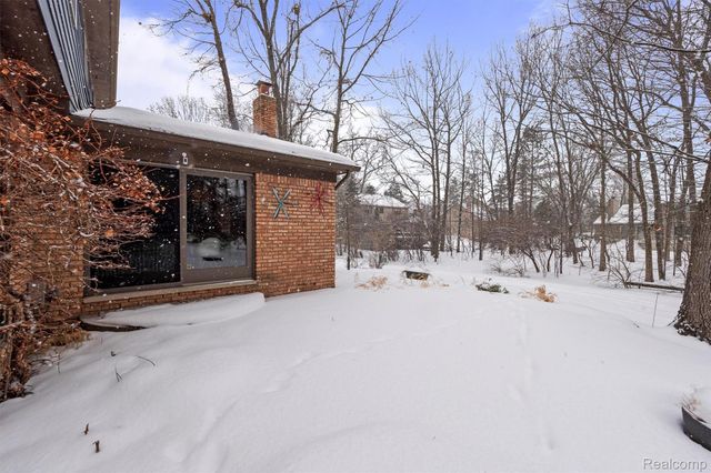 6018 Glen Eagles Drive, West Bloomfield Charter Township, MI 48323