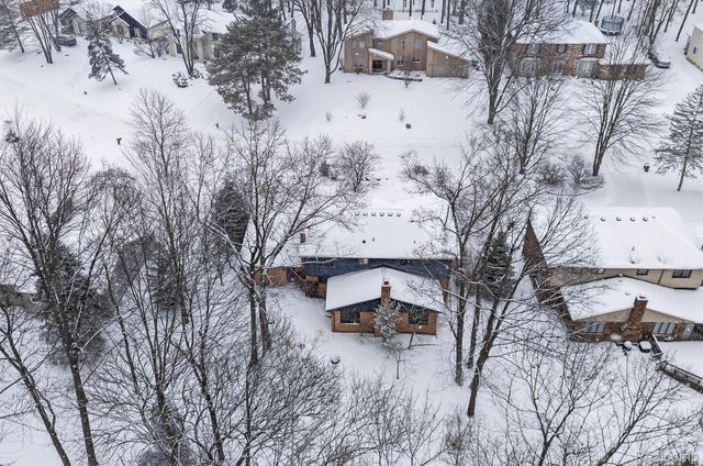 6018 Glen Eagles Drive, West Bloomfield Charter Township, MI 48323