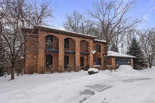 6018 Glen Eagles Drive, West Bloomfield Charter Township, MI 48323