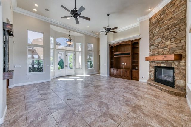 10746 N Falcon Faire Drive, Fresno, CA 93730