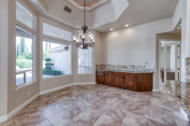 10746 N Falcon Faire Drive, Fresno, CA 93730