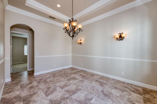 10746 N Falcon Faire Drive, Fresno, CA 93730