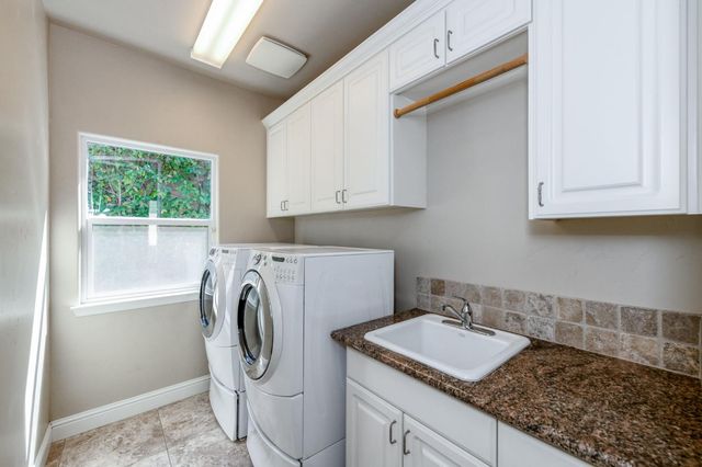 10746 N Falcon Faire Drive, Fresno, CA 93730