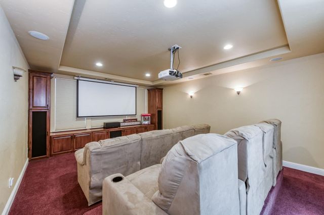 10746 N Falcon Faire Drive, Fresno, CA 93730